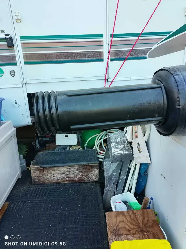 everlast punch/kick freestanding bag in Exercise Equipment in Vernon - Image 3