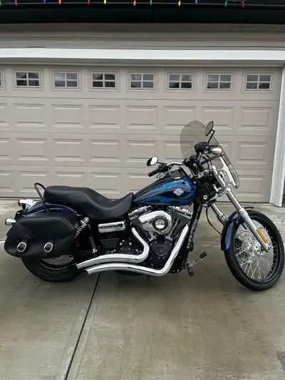 2013 Harley Davidson Dyna wide glide Excellent condition Stage 1 with Vance and Hines exhaust pipes...