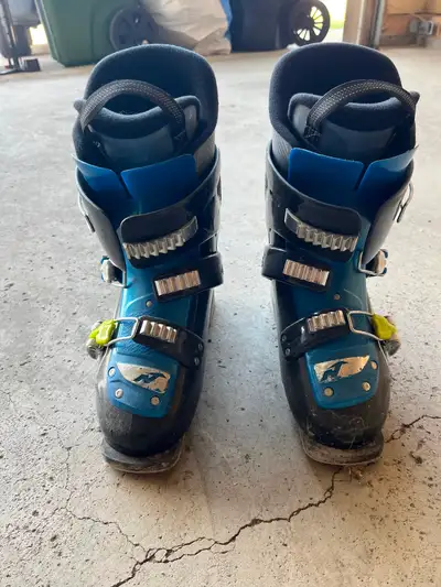 24.5 Nordica ski boot, View more