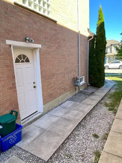 For Rent - 1 Bdrm, 1 Bath Basement Apartment - Newmarket, ON
