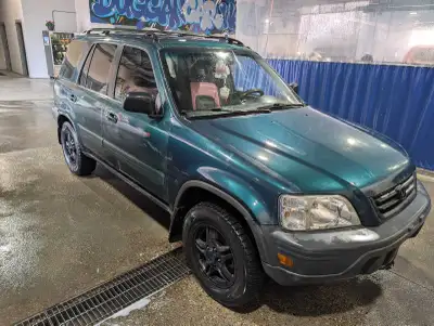 Selling my 1997 Honda CR-V. Super reliable SUV that has treated me great and still runs strong. Engi...
