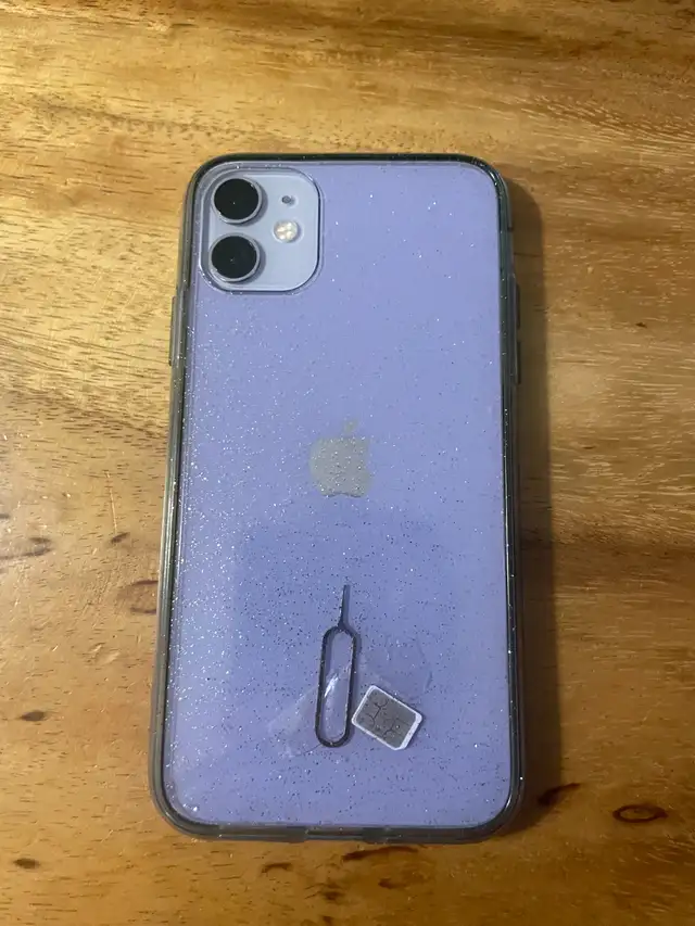 Apple I Phone 11 in Cell Phones in Richmond - Image 6