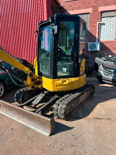 Selling my 2018 Cat, 3.5 ton and only 1800 hours. Has ditching bucket and digger! Not looking for dr...