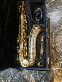 Vito Professional Alto Saxophone 
