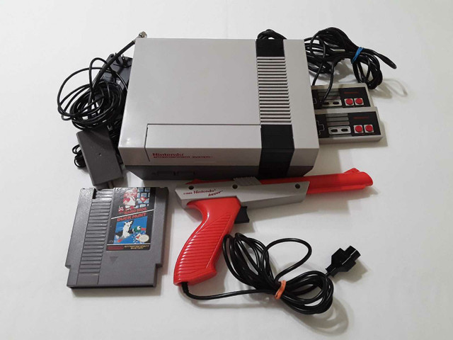 (NES) Original Nintendo with Zapper and Games  in Older Generation in Brantford - Image 3