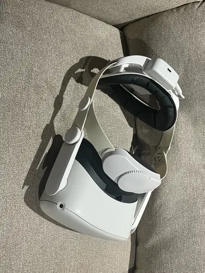 Oculus Quest 2 (VR) including accessories, View more
