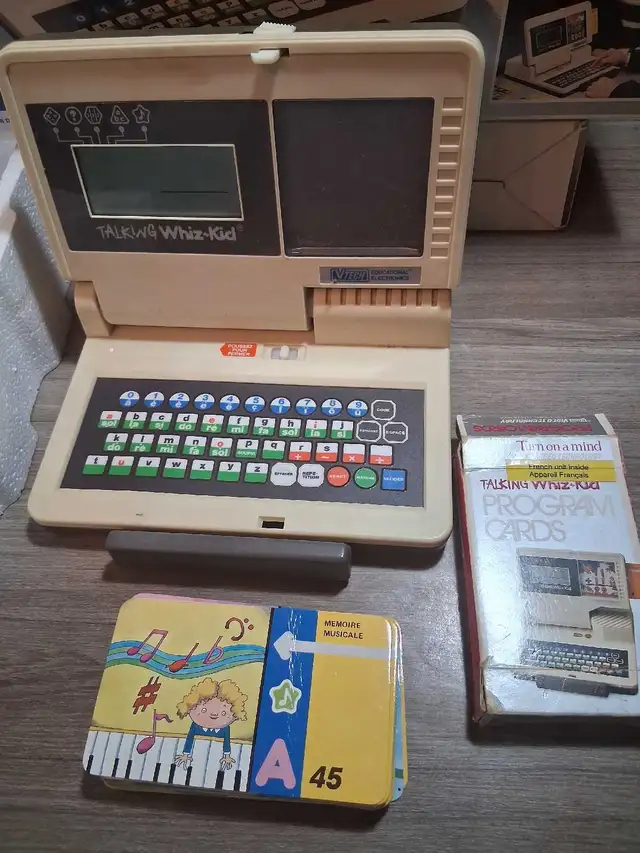 ordinateur portable éducatif vintage VTech Talking Whiz Kid 1987 in Arts & Collectibles in Laurentides - Image 3