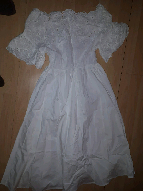 Beautifull 100%cotton light dresse size M embroderi  of flower in Women's - Dresses & Skirts in Gatineau - Image 2