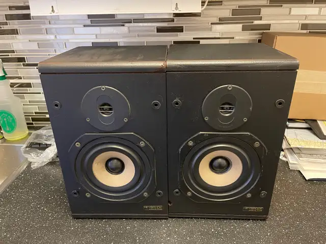 Heybrook bookshelf Point Five speakers in Speakers in Markham / York Region - Image 2