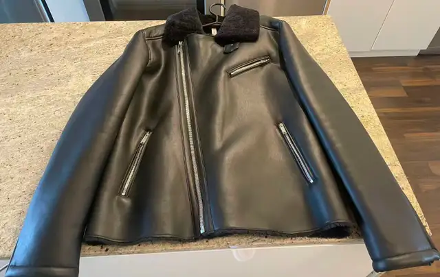 ZARA Front Zipper Black  Men Leather Jacket in Men's in City of Toronto - Image 5