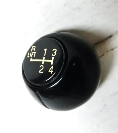 1974 to 1981 Z-28 Camaro Factory 4-Speed Shifter Knob Chevy GM factory original Z-28 Camaro 4-speed...