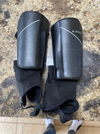 Medium shin guards 