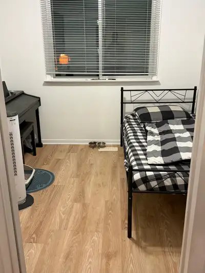 Private Room for Rent – North York | Parking Included | Available August 1 A private bedroom is avai...