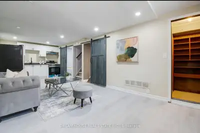 $1,700 per month Modern and bright 1 bedroom plus den, 1 bathroom basement apartment available in Os...