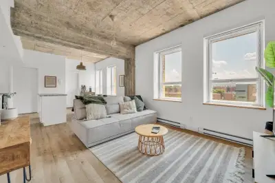Le loyer inclut l'eau chaude et le wifi. Appartement très lumineux (orientation Sud), situé au 4ème...
