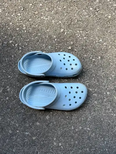 Kids Size 4 Crocs