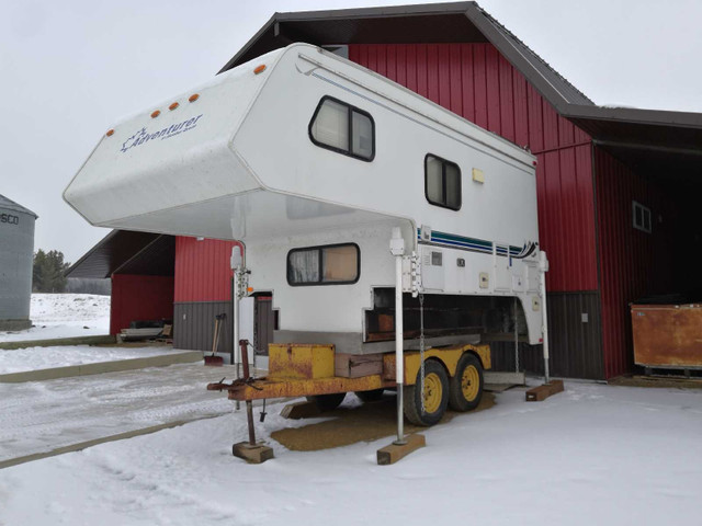 Adventurer Truck Camper in RVs & Motorhomes in Strathcona County