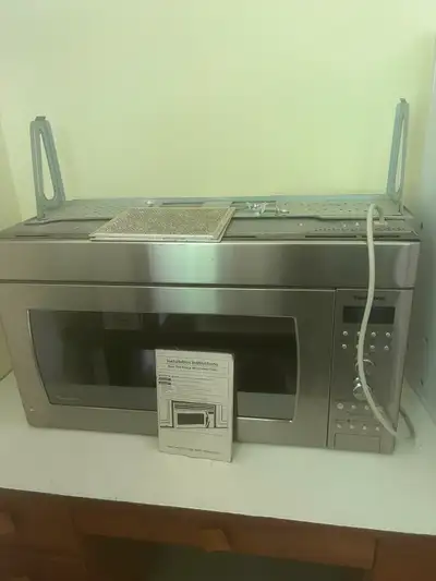 Appliance. Utr Samsung  microwave  everything works as it should, View more