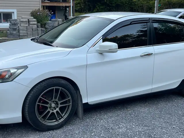 2014 Honda Accord 6 speed runs great well maintained