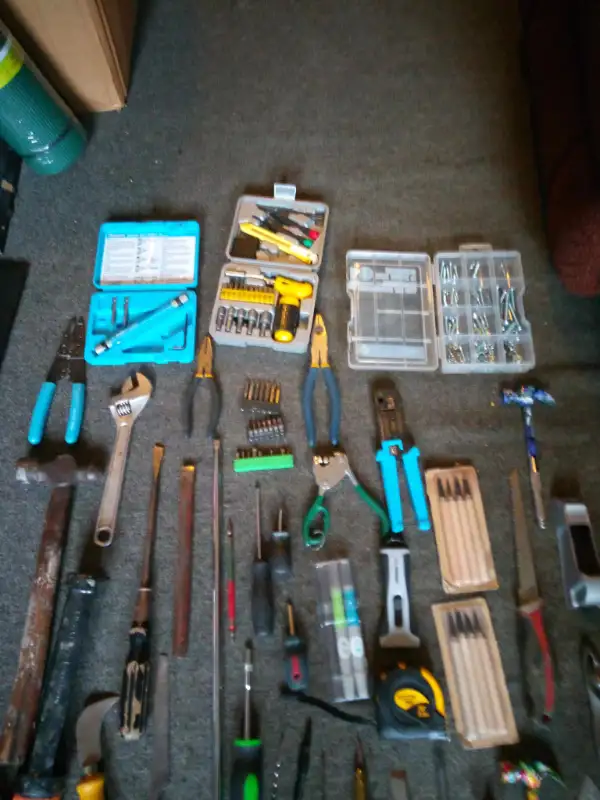 assorted tools64520011765505121