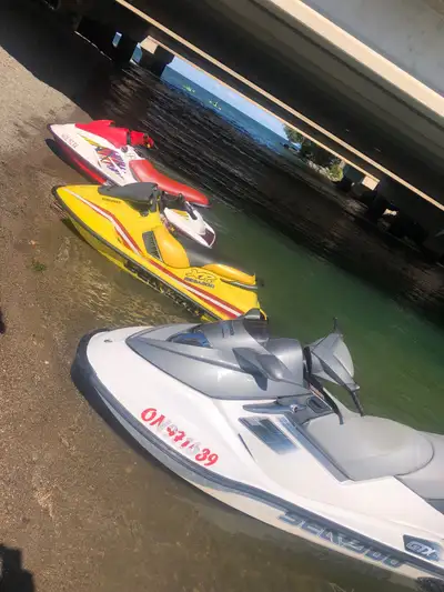 1/ 2006 gtx seadoo 3 seater with reverse in great shape 4 stroke 155 non superchargered has 184 hour...