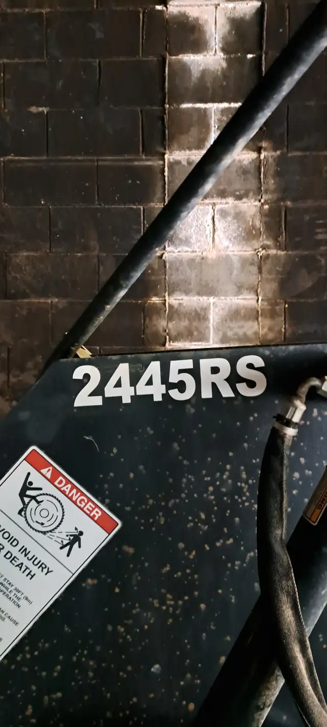 Erskine 2445RS Rock Saw Attachment in Heavy Equipment in Mission - Image 4