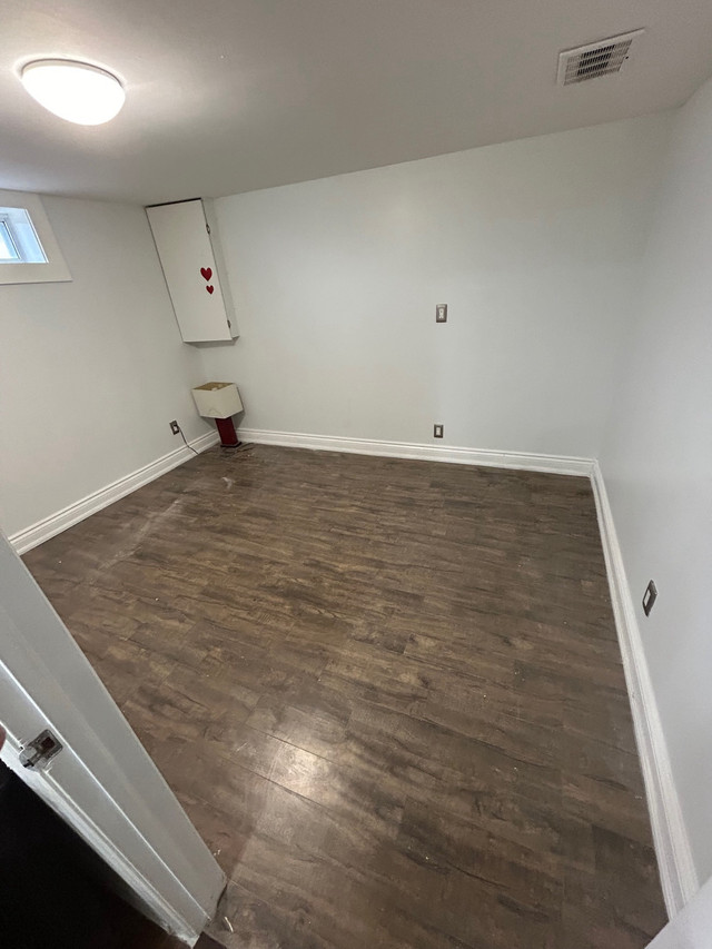 Room available for rent  in Room Rentals & Roommates in City of Toronto