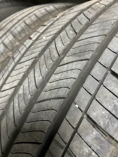 I'm selling 3 Michelin Primacy tires, size 225/65R17, perfect for your vehicle! These tires are in u...