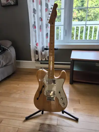 Guitare electrique squier telecaster thinline classic vibe 70 Comme neuve n’a presque pas jouer