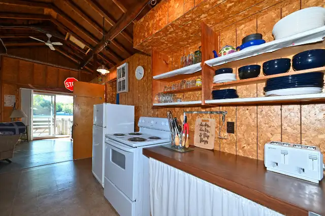 Charleston Lake Rental Cottage - Flip Flop Inn in Ontario in Canada - Image 19