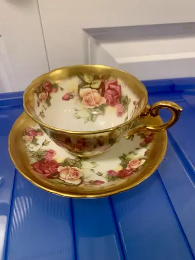 Royal Chelsea Golden Rose Fine Bone China England Tea Cup & Sauc, View more