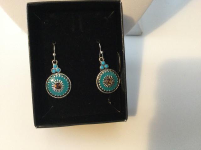 AVON * Native Necklace & Earring Set * Turquoise & Brown in Jewellery & Watches in Edmonton - Image 2