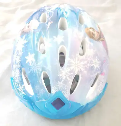 Frozen Bike Helmet 6 Top, 2 rear and 2 front cooling air vents for comfort Durable, hard-shell const...