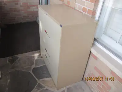 Classic Metal 3Drawer LegalFilingCabinet With Key Circa 1980-90s, View more