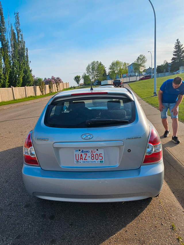 2009 Hyundai accent in Cars & Trucks in Edmonton - Image 4