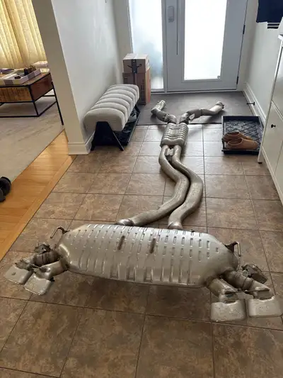 Barely used. OEM 2025 Range Rover Sport P530 full exhaust