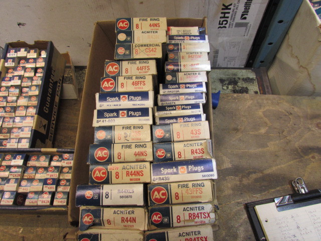 N.O.S lot of AC spark plugs Classic style plugs with 3 green rin in Engine & Engine Parts in Hamilton - Image 2