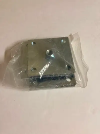 Arcade machine leg leveler plates Set of four. New, never used. Pick up in Orleans. Email for more i...