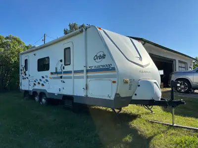 2005 Fleetwood Orbit Travel Trailer CA$7000 Details: Condition Used – Good 2005 Fleetwood Orbit 260F...