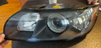 VOLVO S40 HEADLIGHT EXCELLENT CONDITION VOLVO PART 30678318 can deliver