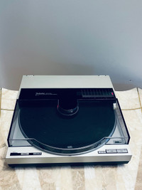 Technics SL-7Fully-Automatic Linear Tracking Turntable