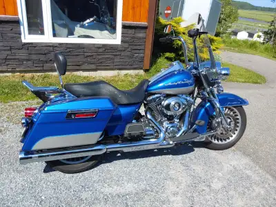 2009 road king 62 kms 16" apes very good condition chrome front end. Call Dave 506-333-1919. Asking...