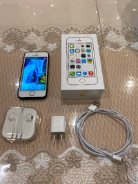 Iphone 5s 16GB gold + accessoires