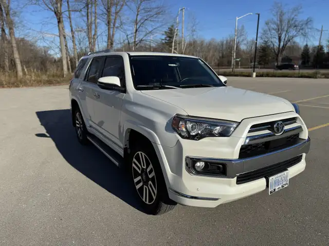 2020 Toyota 4Runner Limited – 7 Seater – Excellent Condition in Cars & Trucks in Cambridge - Image 5