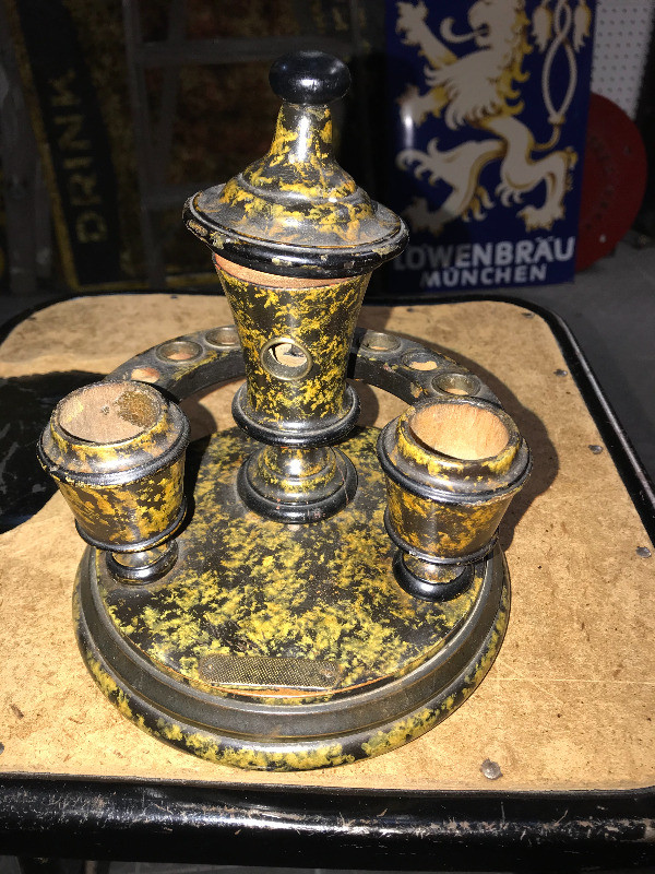VINTAGE EXCEPTIONAL GENTS PIPE STAND TREENWARE in Arts & Collectibles in Mississauga / Peel Region - Image 2