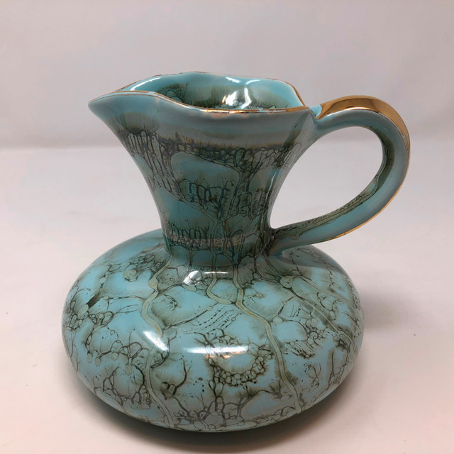 Vintage Handpainted Leesum Delftware Holland Blue with Gold Trim in Arts & Collectibles in Kitchener / Waterloo - Image 3