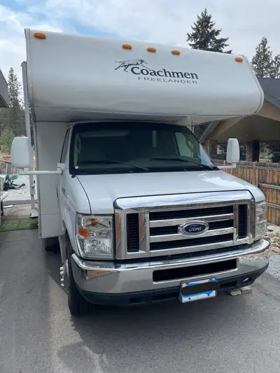 27 foot Class C, Coachmen Freelander 2700RS-F, Model 720 Great running RV Priced to Sell - $29,900 -...