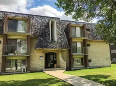 2-Bedroom Apartment Sublet Available in Fort Richmond Available from April 1 to August 31 and can be...