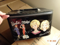 Barbie Train Case,black from 1963,'TRAVEL PALS' + Midge.nice