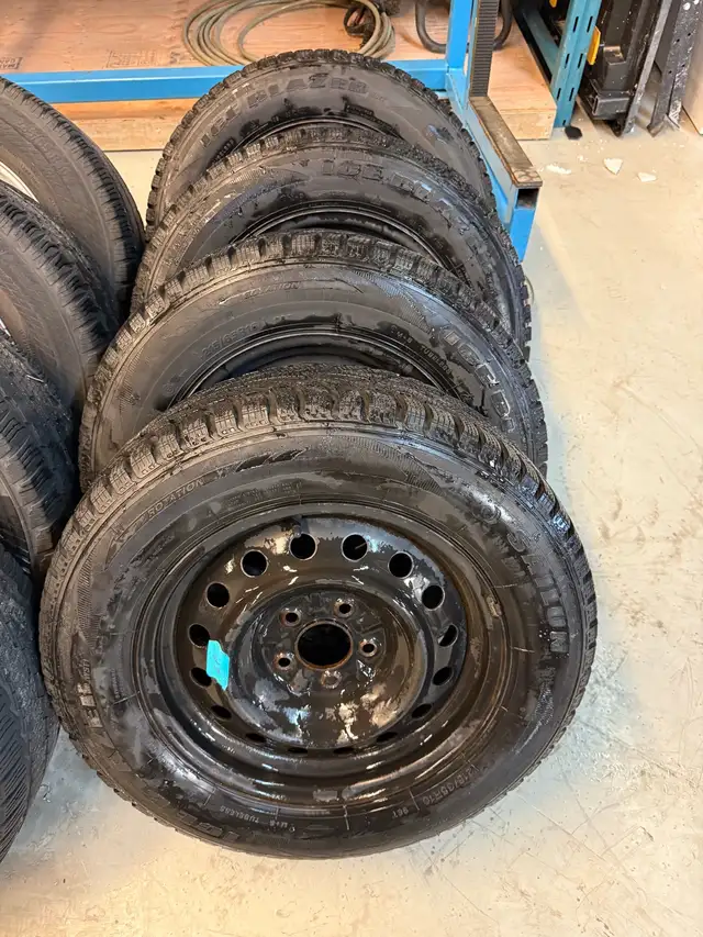 Winter Tires on Rims 215 65 R16 in Tires & Rims in Markham / York Region - Image 3